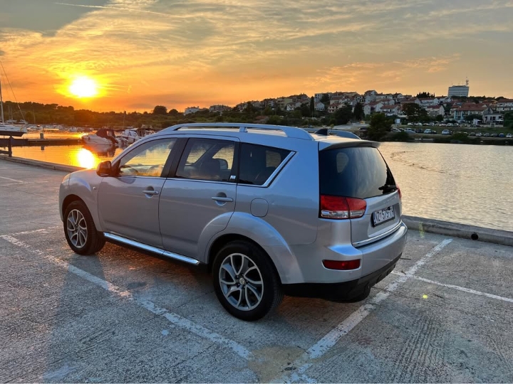 Citroën C-Crosser 2.4