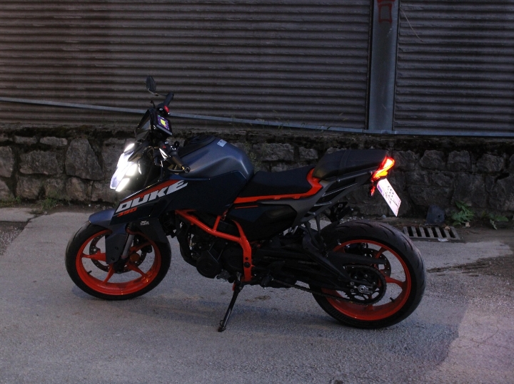 **Hitno** KTM Duke 390, 2024 god.