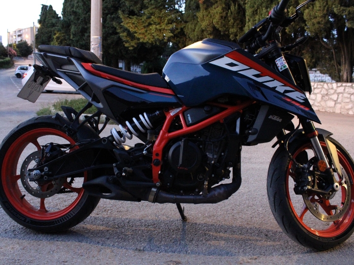 **Hitno** KTM Duke 390, 2024 god.