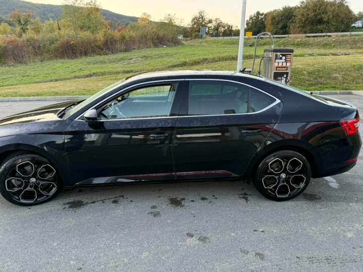 Škoda Superb 2.0 tdi DSG
