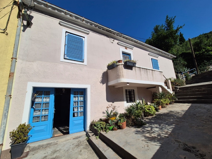 Bakar, kuća prvi red do mora