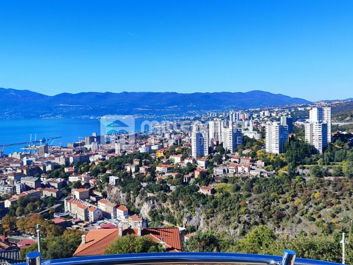 Trsat, 105m2, 2S+DB, prekrasan pogledom