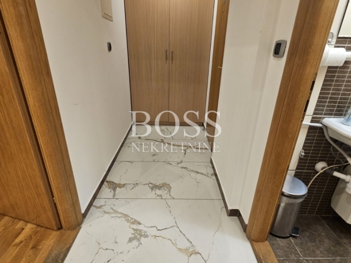 Korzo, poslovni prostor 40m2, 500€+režije