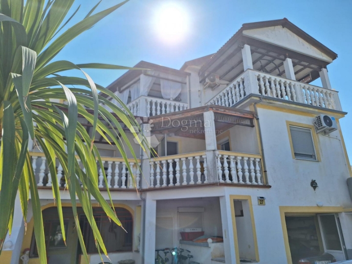 Apartmanski stan na 1. katu, svega 100 m do mora