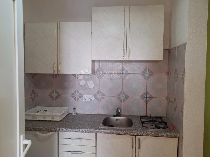 Apartmanski stan na 1. katu, svega 100 m do mora
