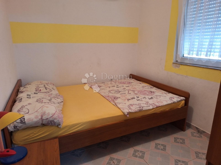 Apartmanski stan na 1. katu, svega 100 m do mora
