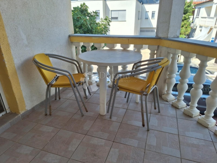 Apartmanski stan na 1. katu, svega 100 m do mora