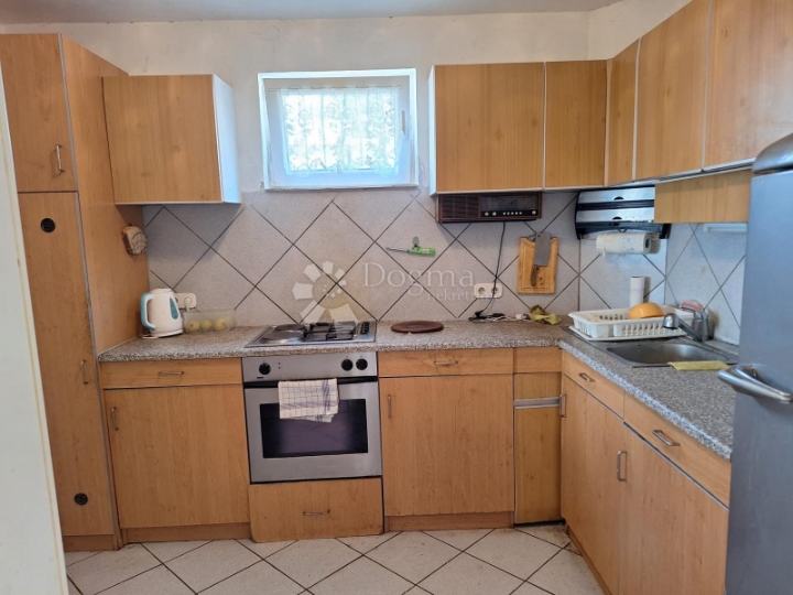 Stan u apartmanskoj kući – samo 100 m od mora!