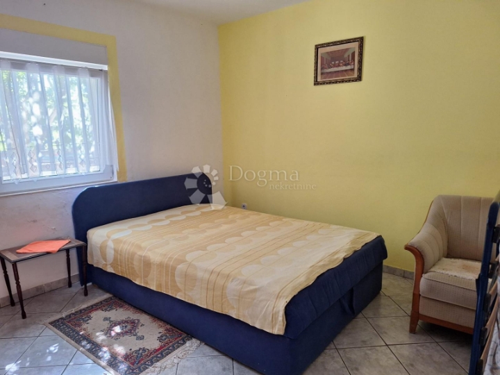 Stan u apartmanskoj kući – samo 100 m od mora!