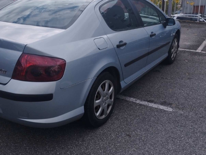 Peugeot 407
