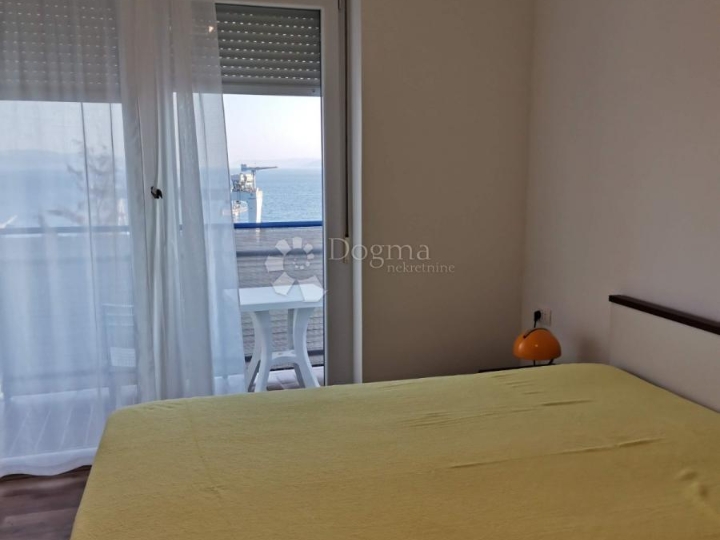 Moderan stan u lijepom okruženju