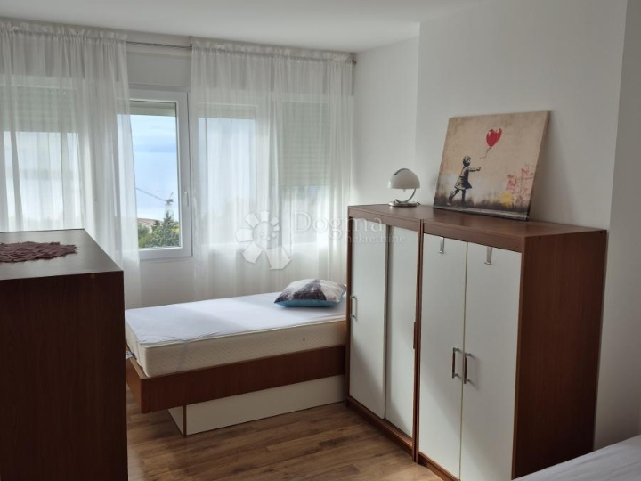 Moderan stan u lijepom okruženju