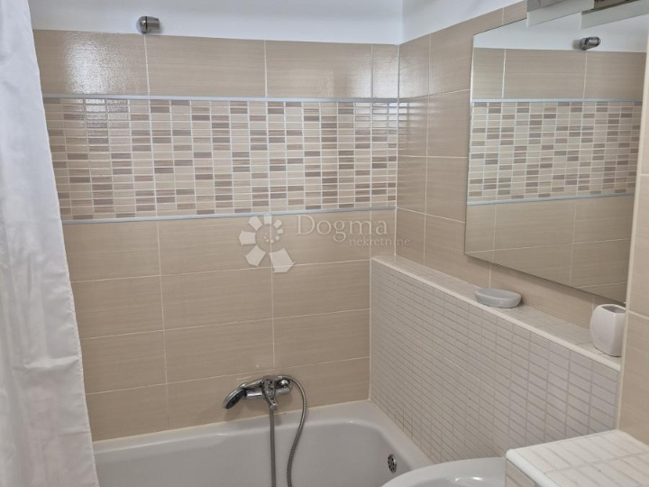 Moderan stan u lijepom okruženju