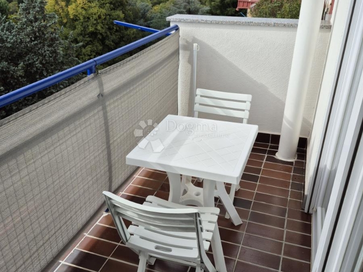 Moderan stan u lijepom okruženju