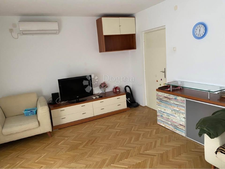 Prostran trosoban stan za najam – Kozala, Rijeka