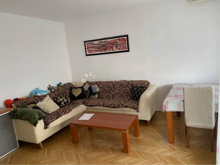 Prostran trosoban stan za najam – Kozala, Rijeka