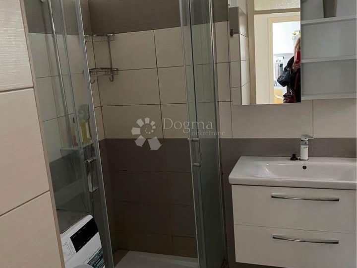 Prostran trosoban stan za najam – Kozala, Rijeka