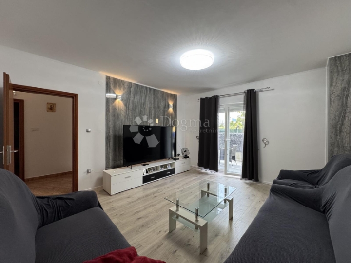 Prostran i ugodan 2S+DB, na Srdočima-dugoročni najam