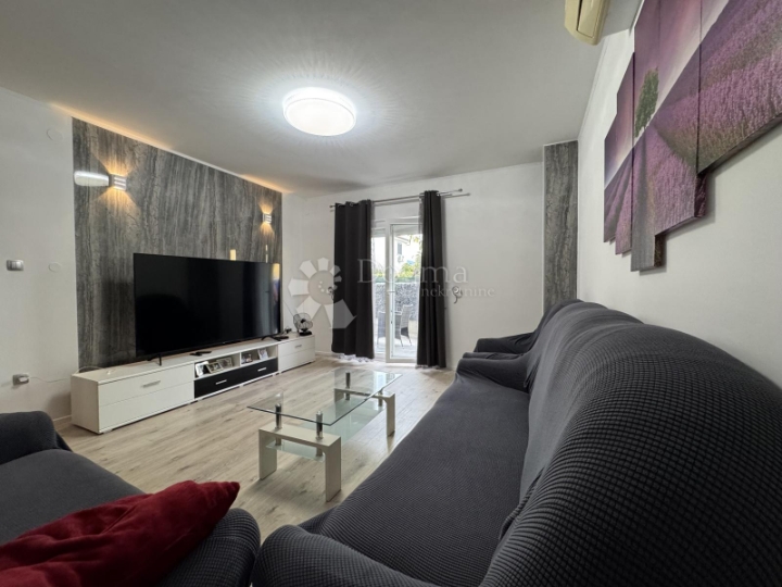 Prostran i ugodan 2S+DB, na Srdočima-dugoročni najam