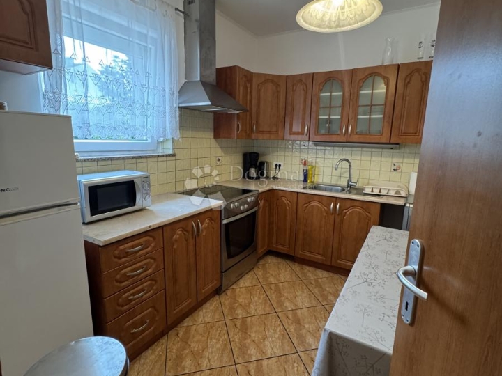 Prostran i ugodan 2S+DB, na Srdočima-dugoročni najam