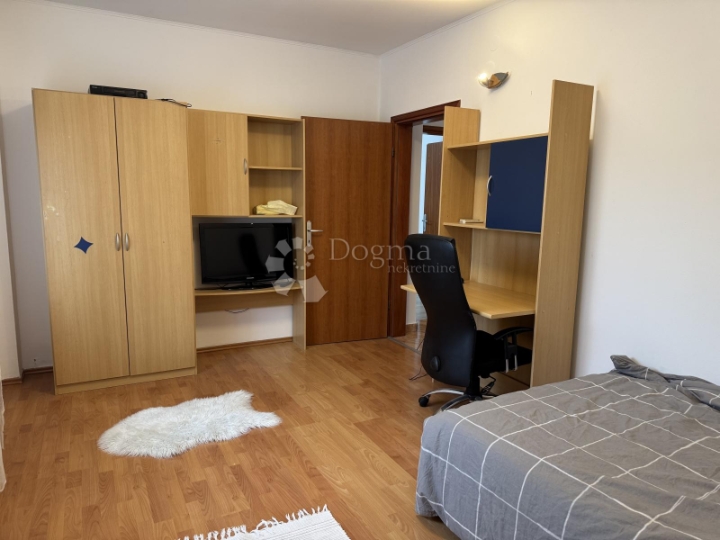 Prostran i ugodan 2S+DB, na Srdočima-dugoročni najam