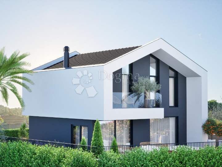 Zemljište s građ. dozvolom za kuću 500 m od mora