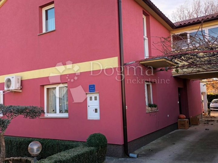 Šišan, samostojeća kuća sa 3 stana