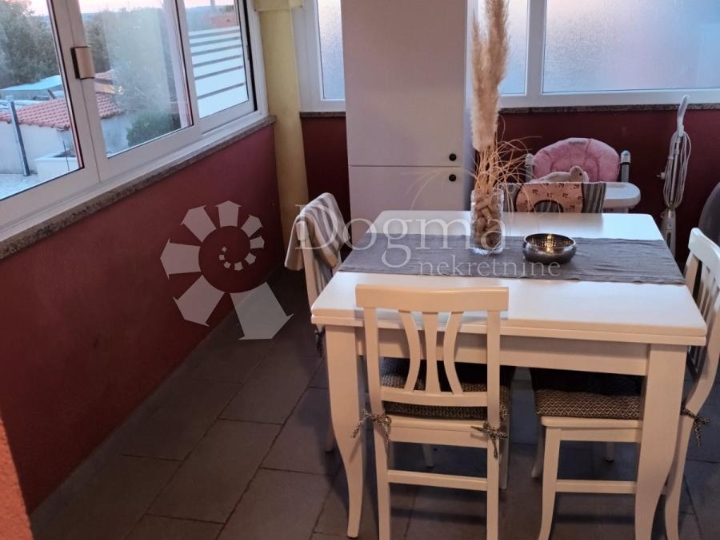 Šišan, samostojeća kuća sa 3 stana