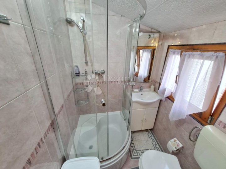 Buje, renovirana kamena kuća u starogradskoj jezgri