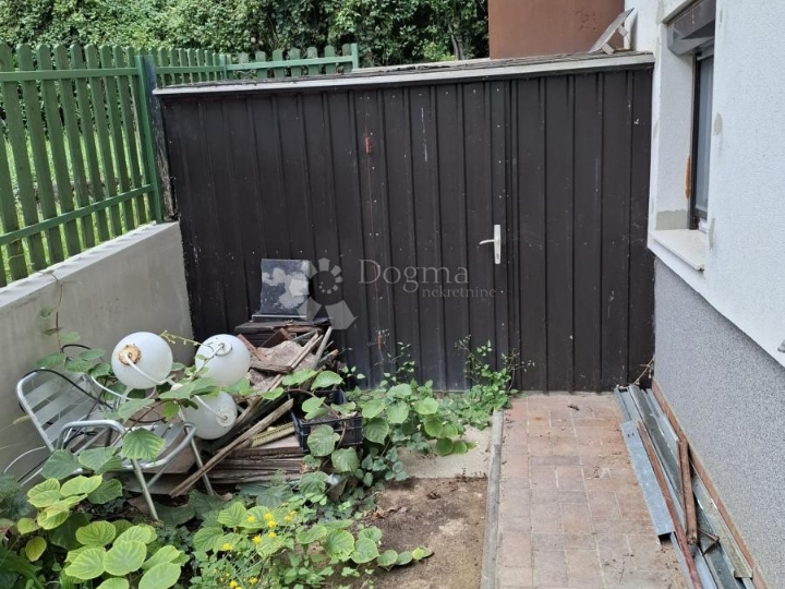 Dvosobni stan s mogućnošću uređenja – Mikulići