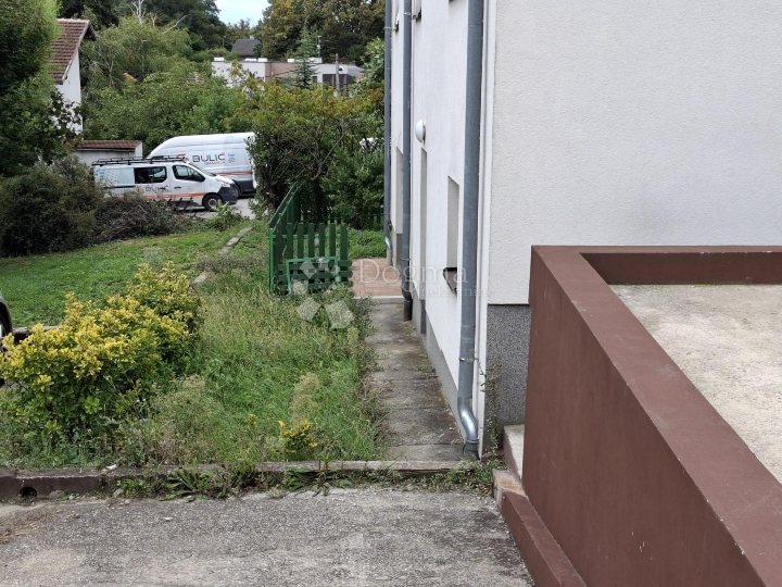 Mikulići – stan 75 m² s terasom i izlazom u vrt