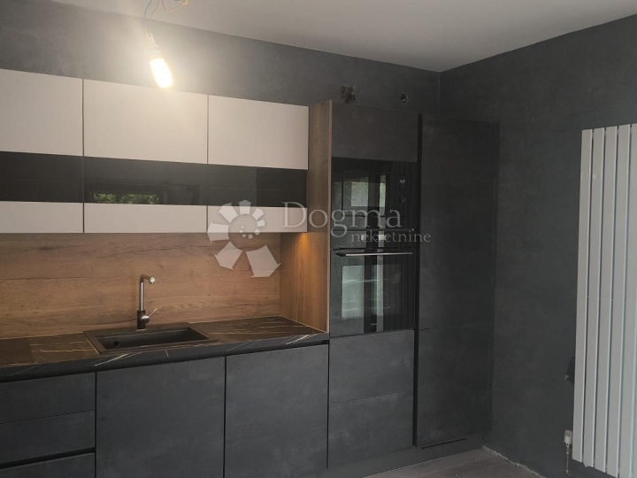 Mikulići – stan 75 m² s terasom i izlazom u vrt