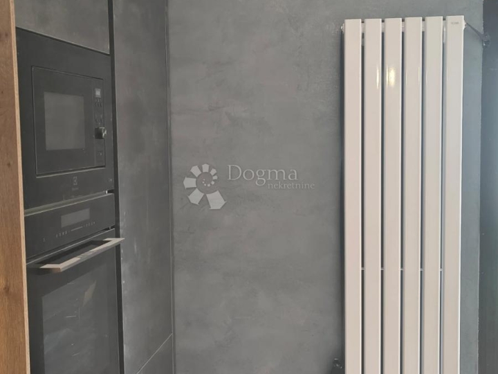 Mikulići – stan 75 m² s terasom i izlazom u vrt