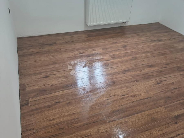 Mikulići – stan 75 m² s terasom i izlazom u vrt