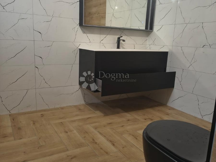 Mikulići – stan 75 m² s terasom i izlazom u vrt