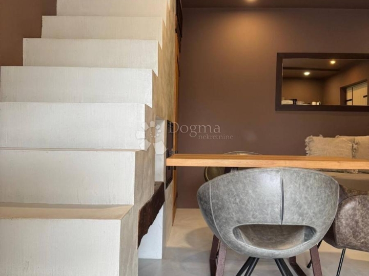 Dizajnerski dom za dvoje