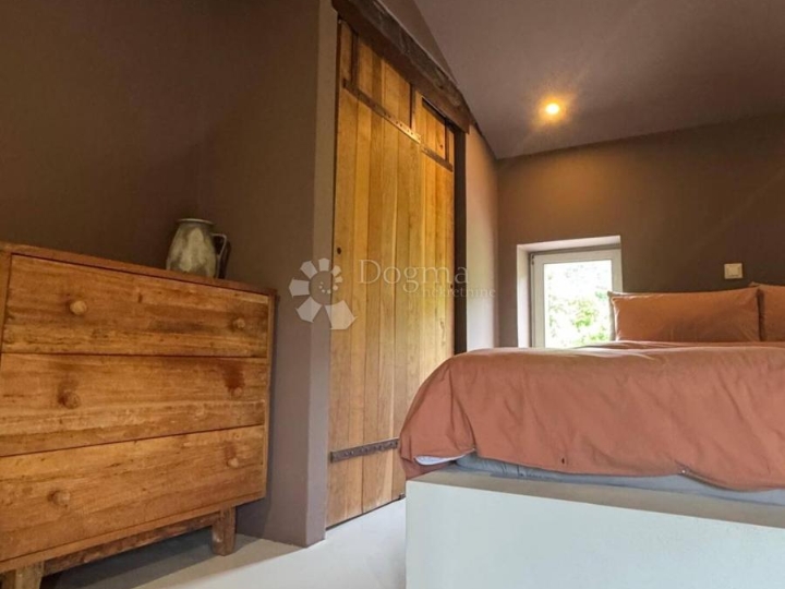 Dizajnerski dom za dvoje