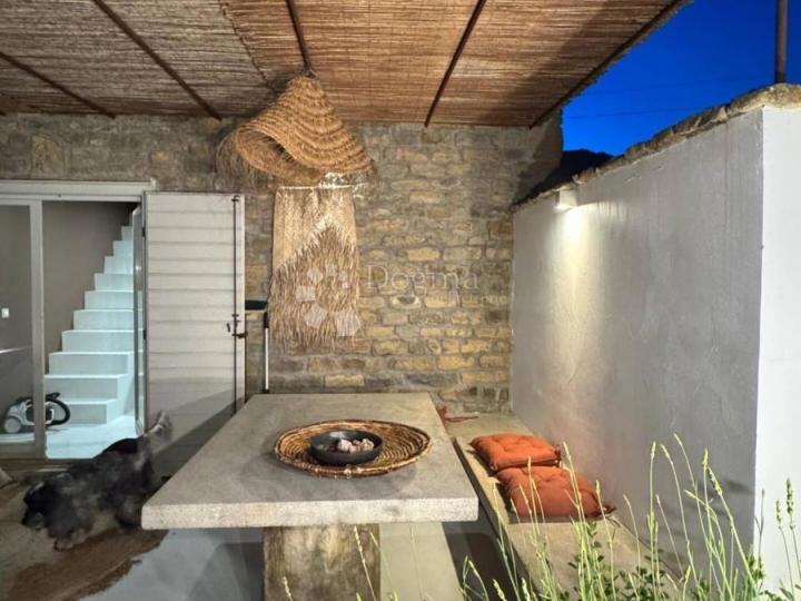 Dizajnerski dom za dvoje