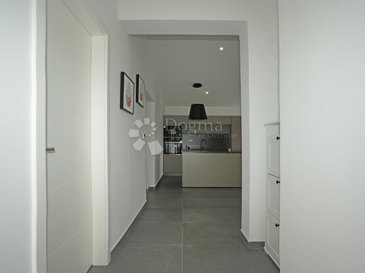 Poreč (okolica) - Prizemnica s grijanim bazenom