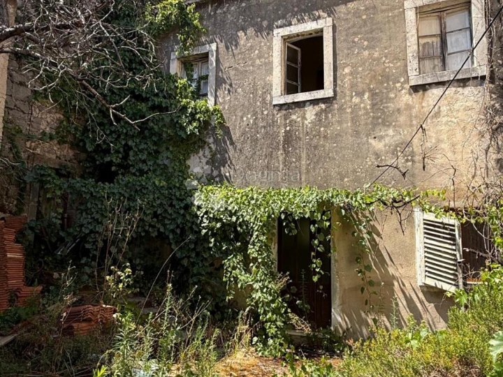 Kuća za adaptaciju u Potomju