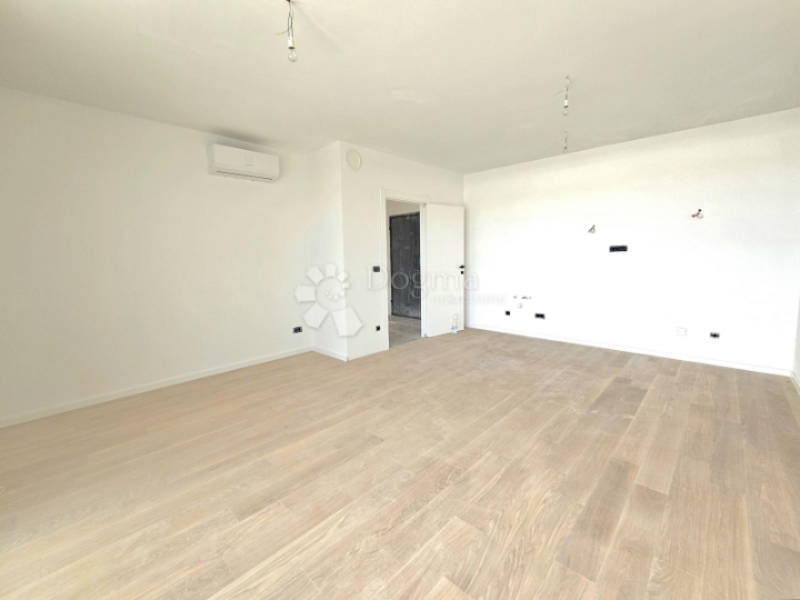 Umag, 1S+DB, garaža u cijeni