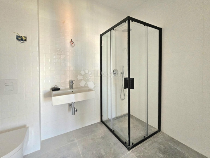 Umag, 1S+DB, garaža u cijeni