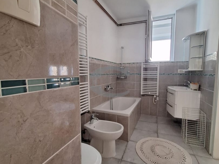 Rijeka, Centar, stan 3S kl., 82 m2, dva balkona