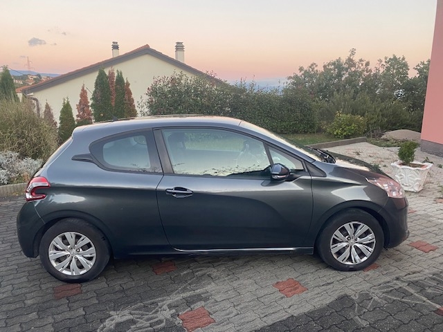 Peugeot 208 1,2 VTi