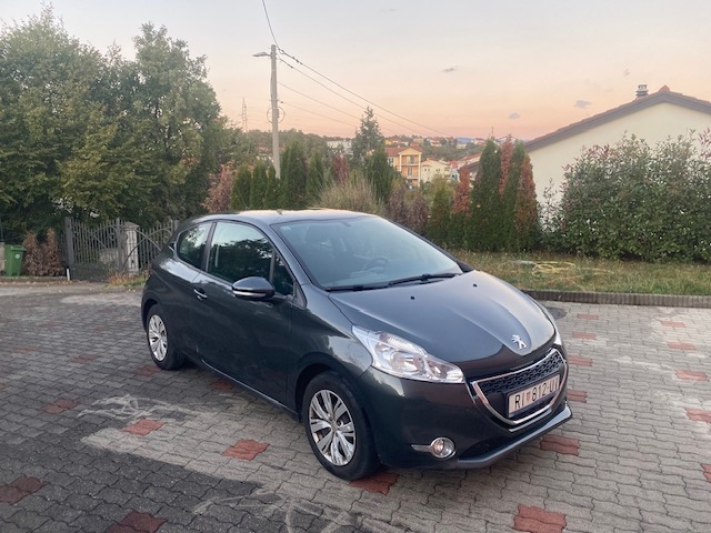 Peugeot 208 1,2 VTi