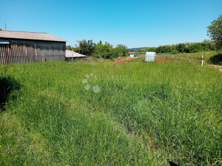 Građevinsko zemljište na mirnoj lokaciji