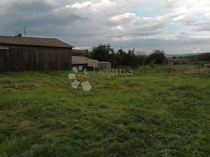 Građevinsko zemljište na mirnoj lokaciji