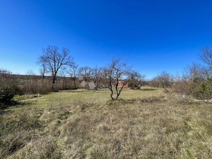 Građevinsko zemljište s ishodovanom građ. dozvolom