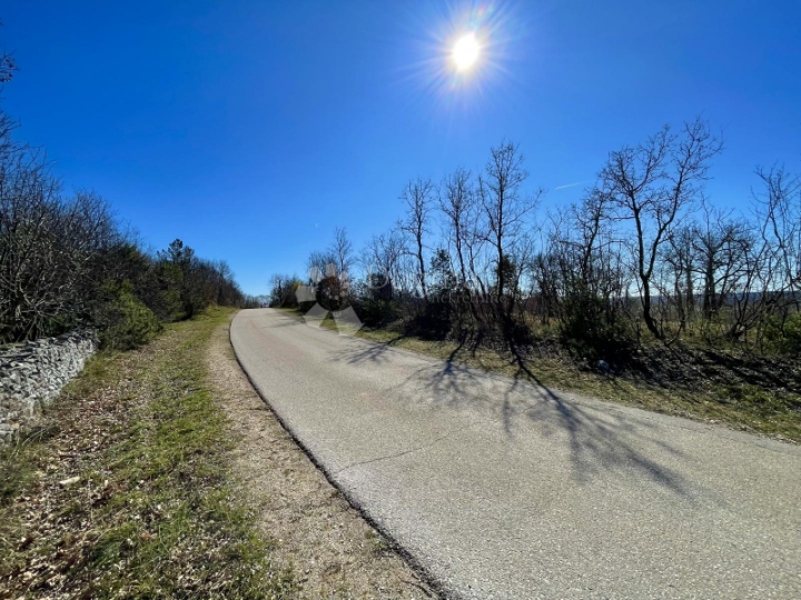 Građevinsko zemljište s ishodovanom građ. dozvolom