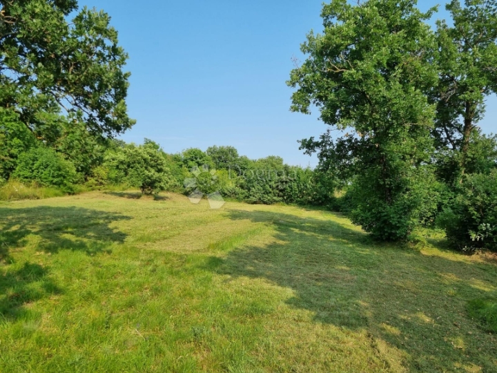 Građevinsko zemljište s ishodovanom građ. dozvolom